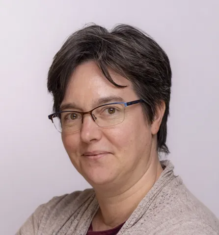 Professor Katrin Deinhardt