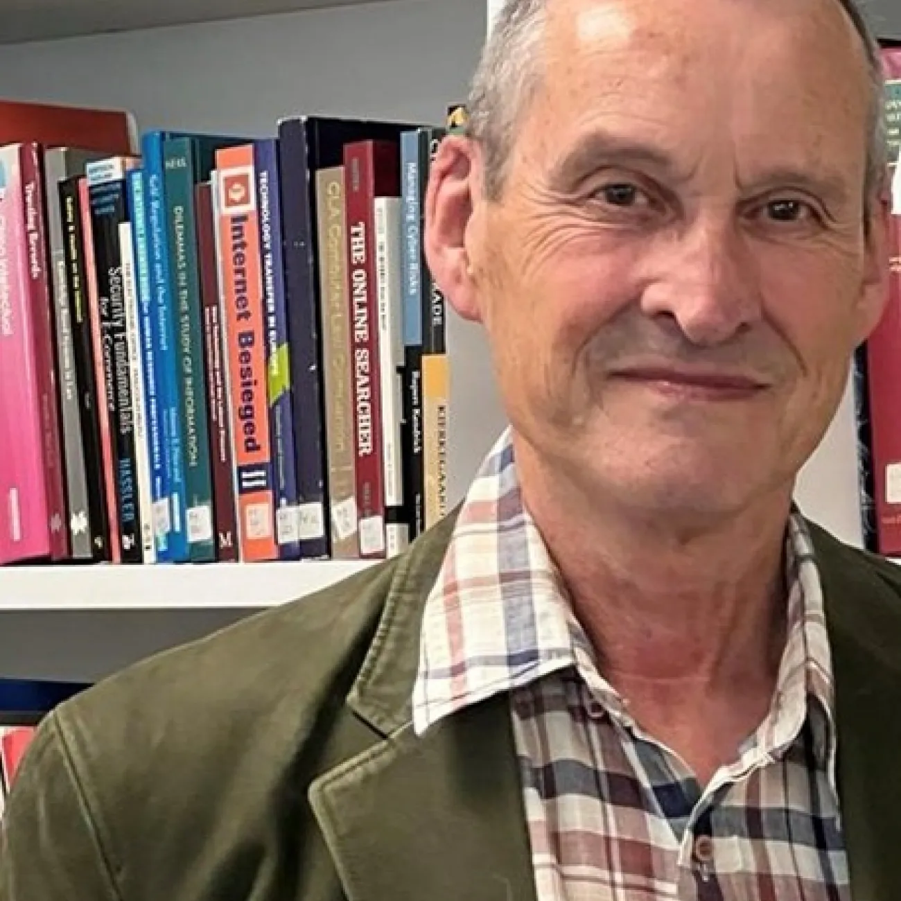 Emeritus Professor Steve Saxby