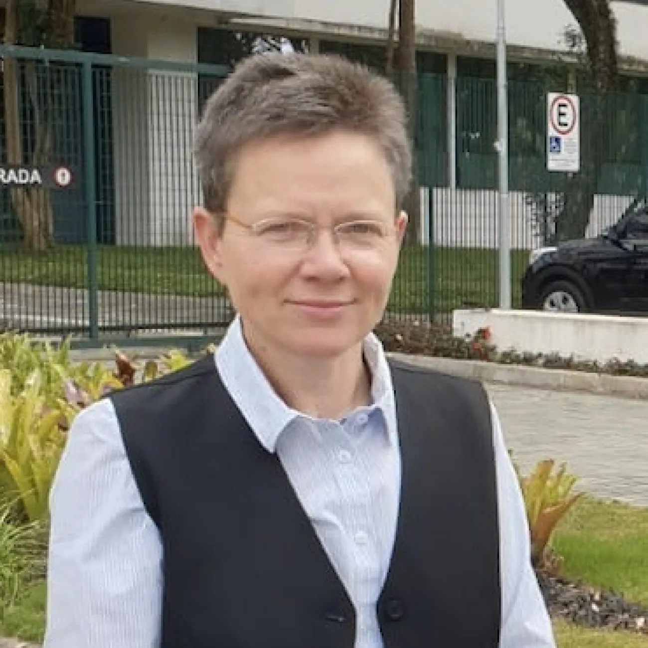 Professor Tracey Newman